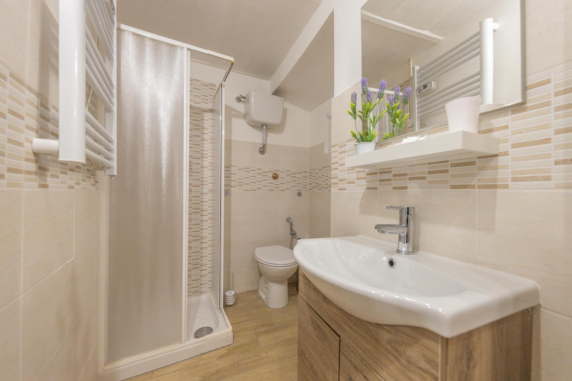 Apartment Aura 18 *